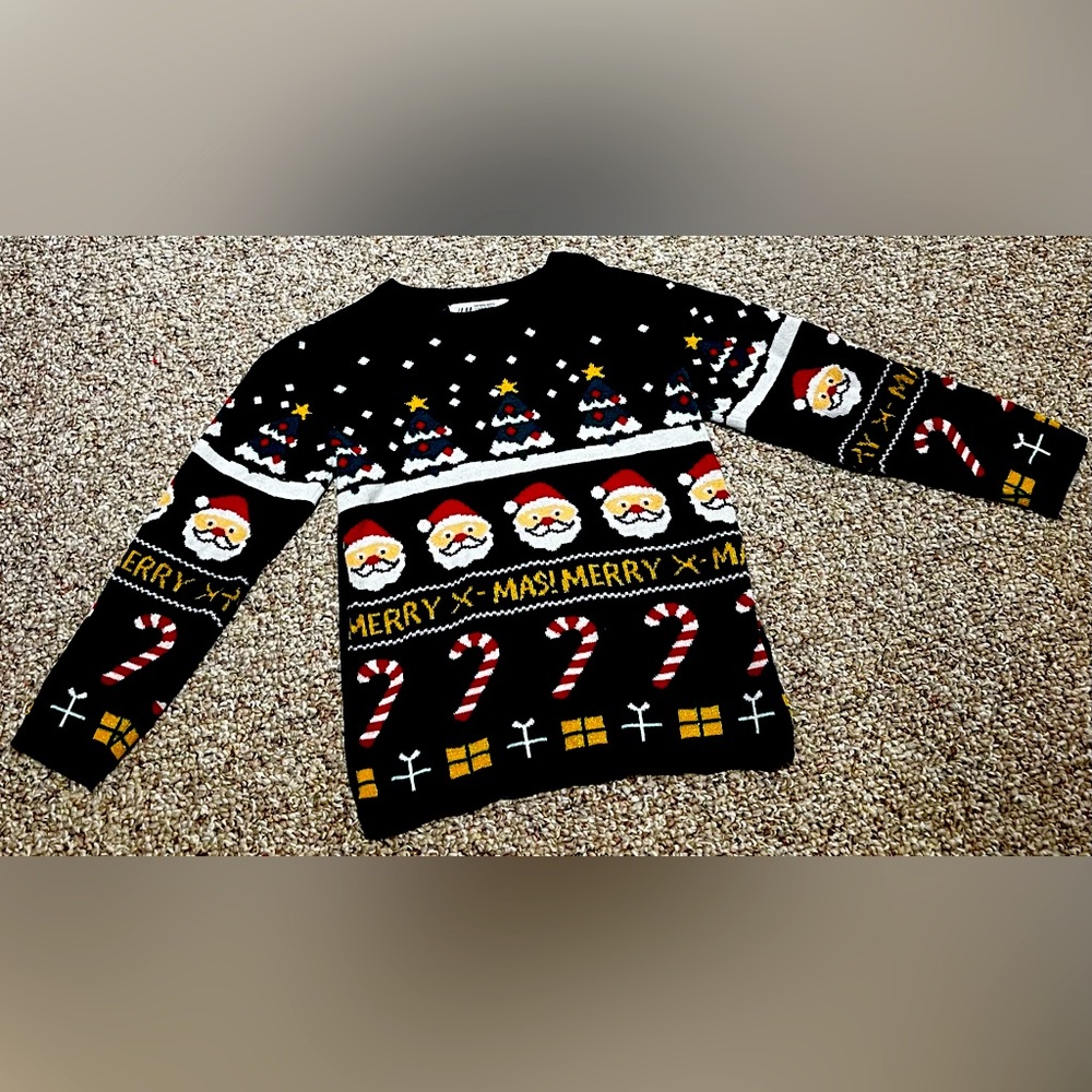 Unisex Christmas sweater. Size: 5T-6yo. H&M